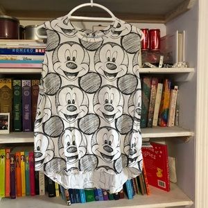 Mickey faces muscle tee